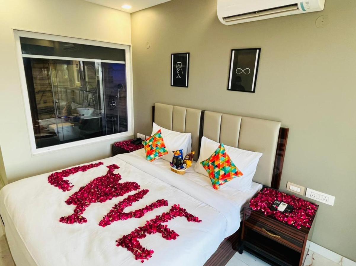 Vaabi Saabi Hotel Gurgaon Bagian luar foto