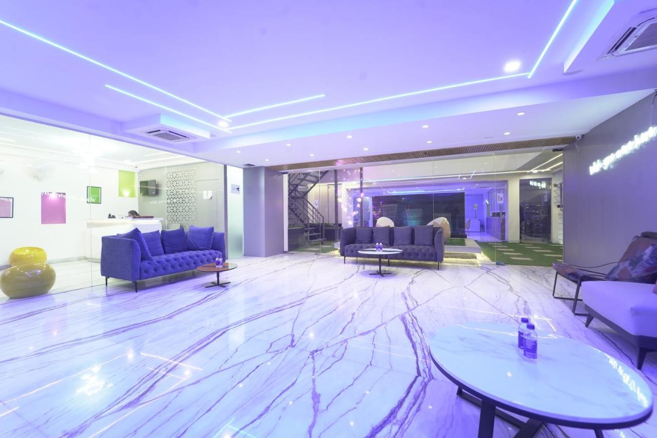 Vaabi Saabi Hotel Gurgaon Bagian luar foto