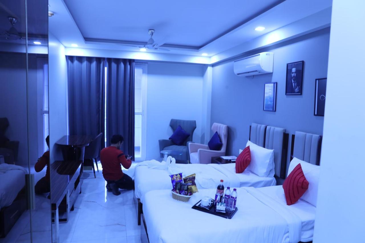 Vaabi Saabi Hotel Gurgaon Bagian luar foto